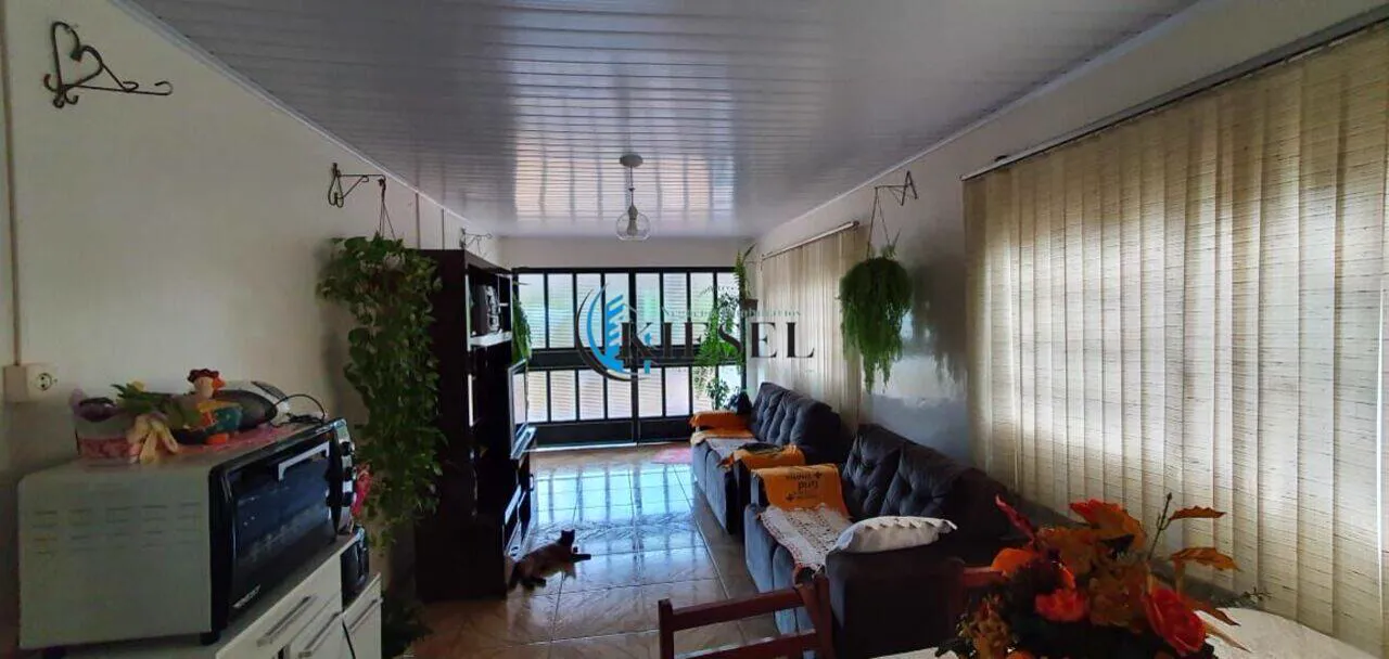 Casa com 3 quartos, 140 m², foto 8 de 9