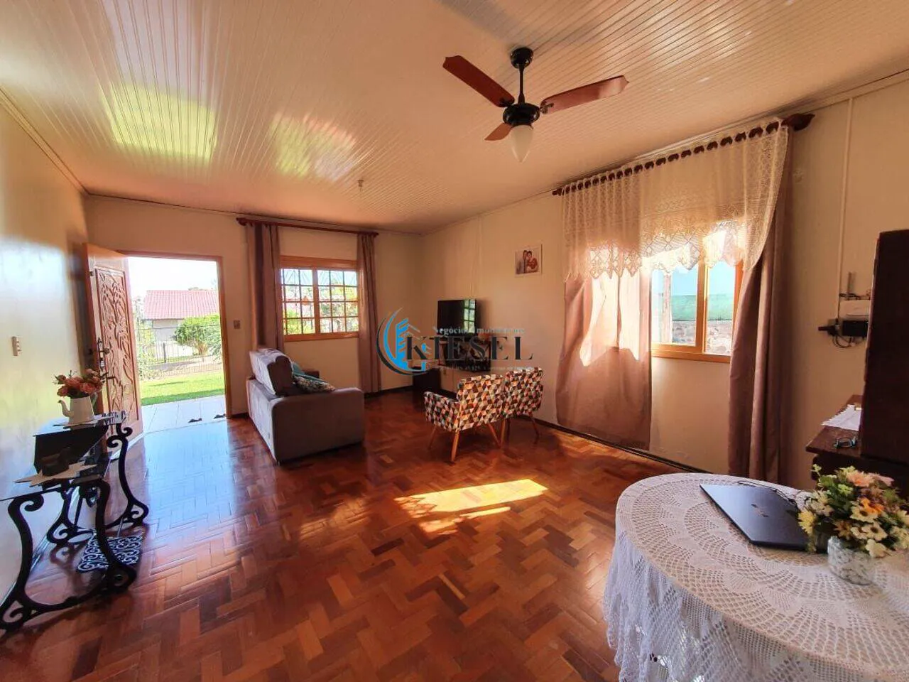 Casa com 3 quartos, 194 m², foto 7 de 9