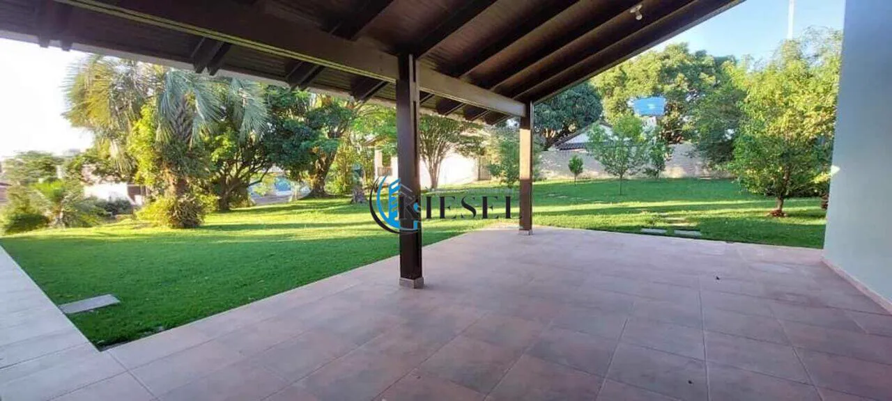 Casa com 4 quartos, 300 m², foto 6 de 15