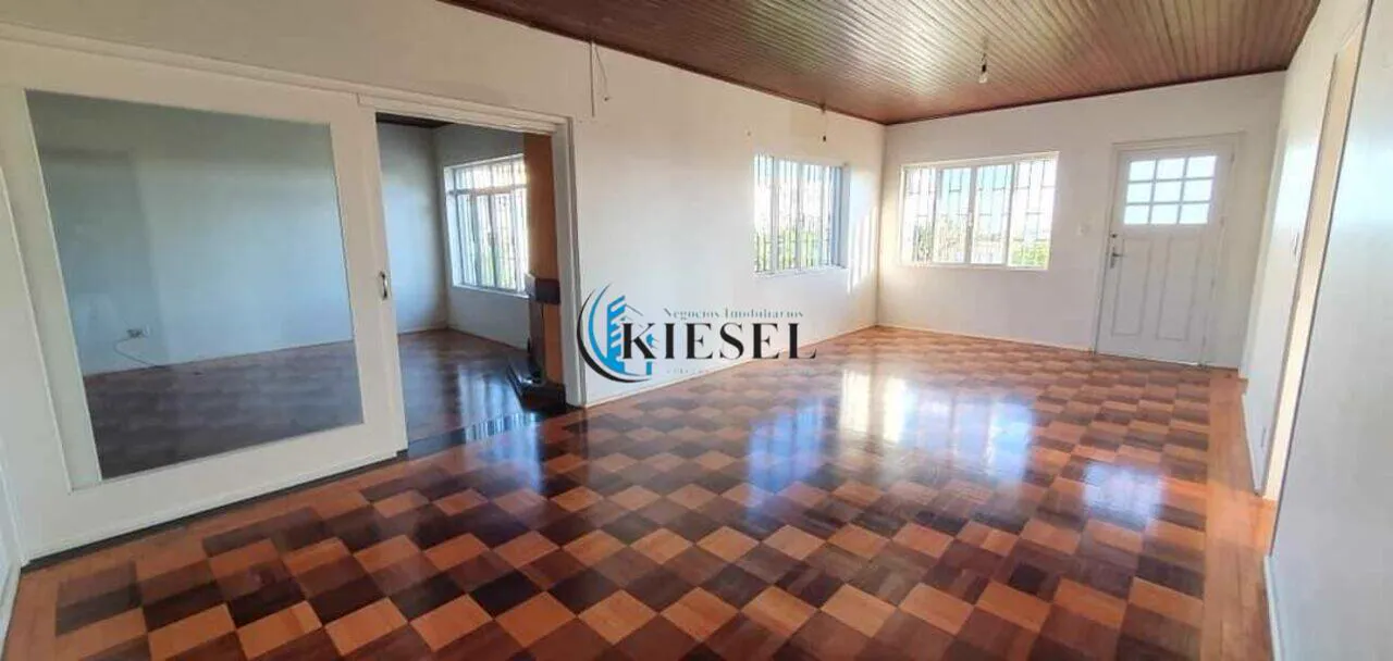 Casa com 4 quartos, 300 m², foto 11 de 15