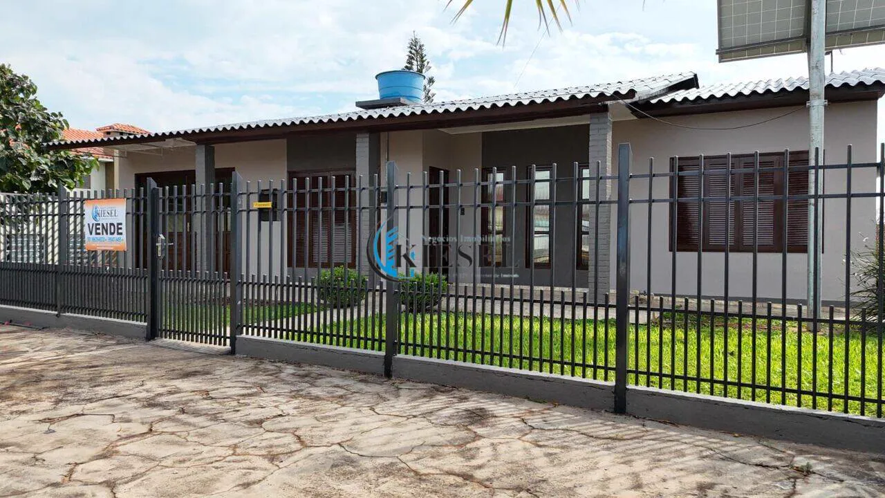 Casa com 3 quartos, 135 m², foto 2 de 8