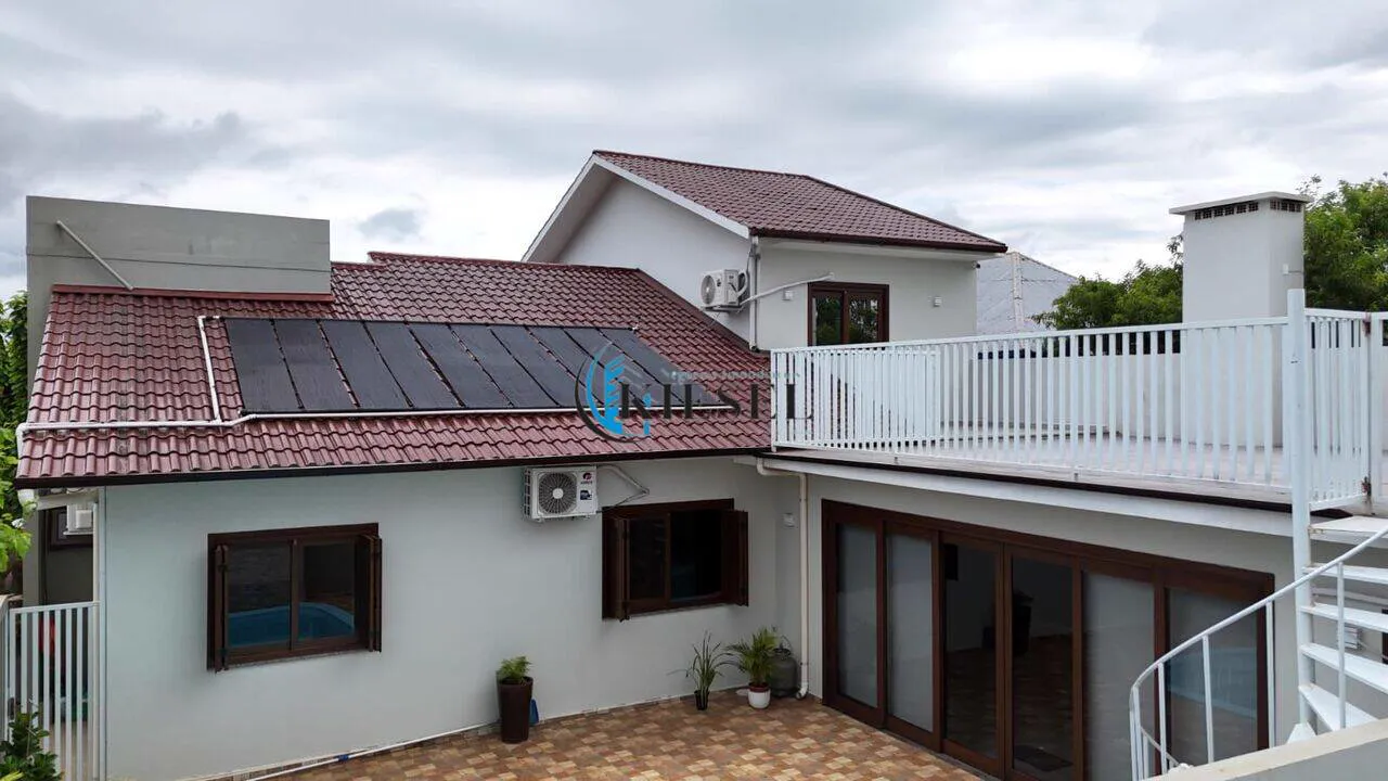 Casa com 3 quartos, 220 m², foto 3 de 15