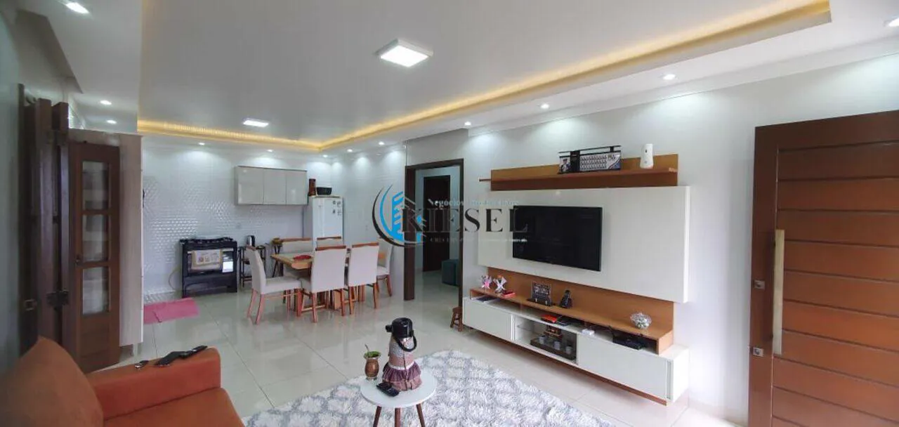 Casa com 3 quartos, 220 m², foto 5 de 15