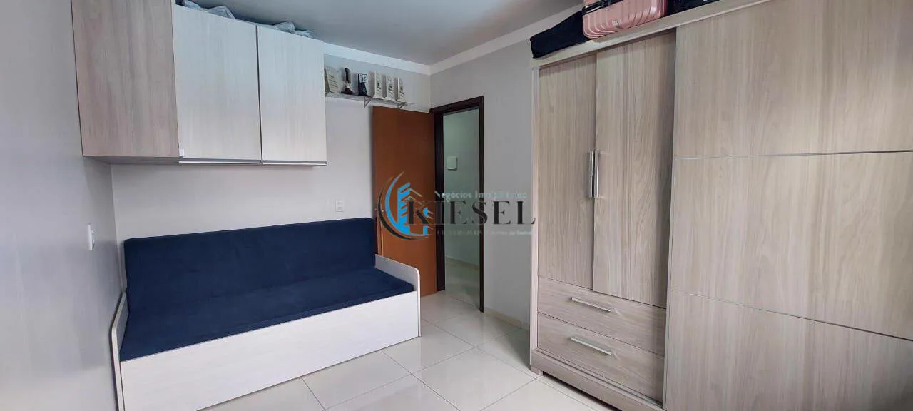 Casa com 3 quartos, 220 m², foto 8 de 15