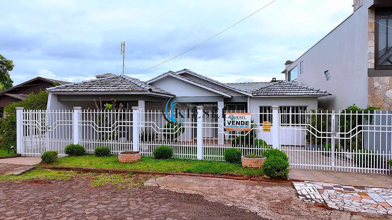 Casa com 3 quartos, 147 m², foto 2 de 12