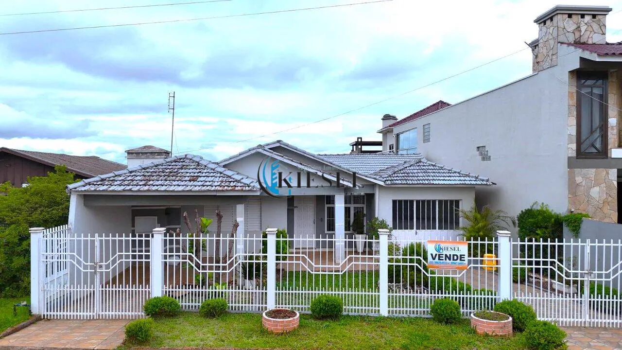 Casa com 3 quartos, 147 m², foto 3 de 12