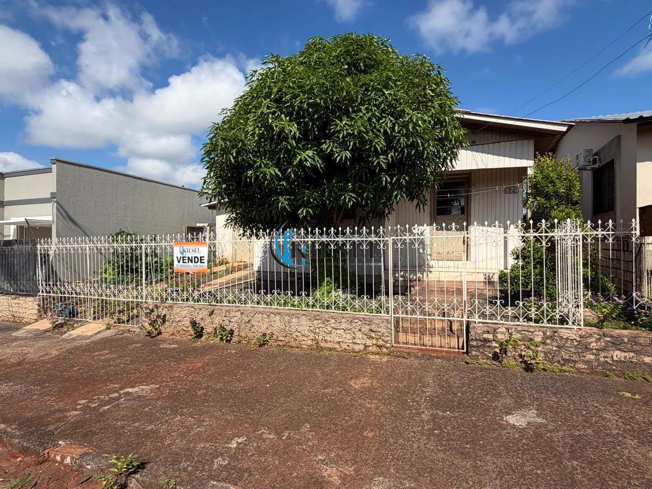 Casa com 3 quartos, 110 m², foto 2 de 3