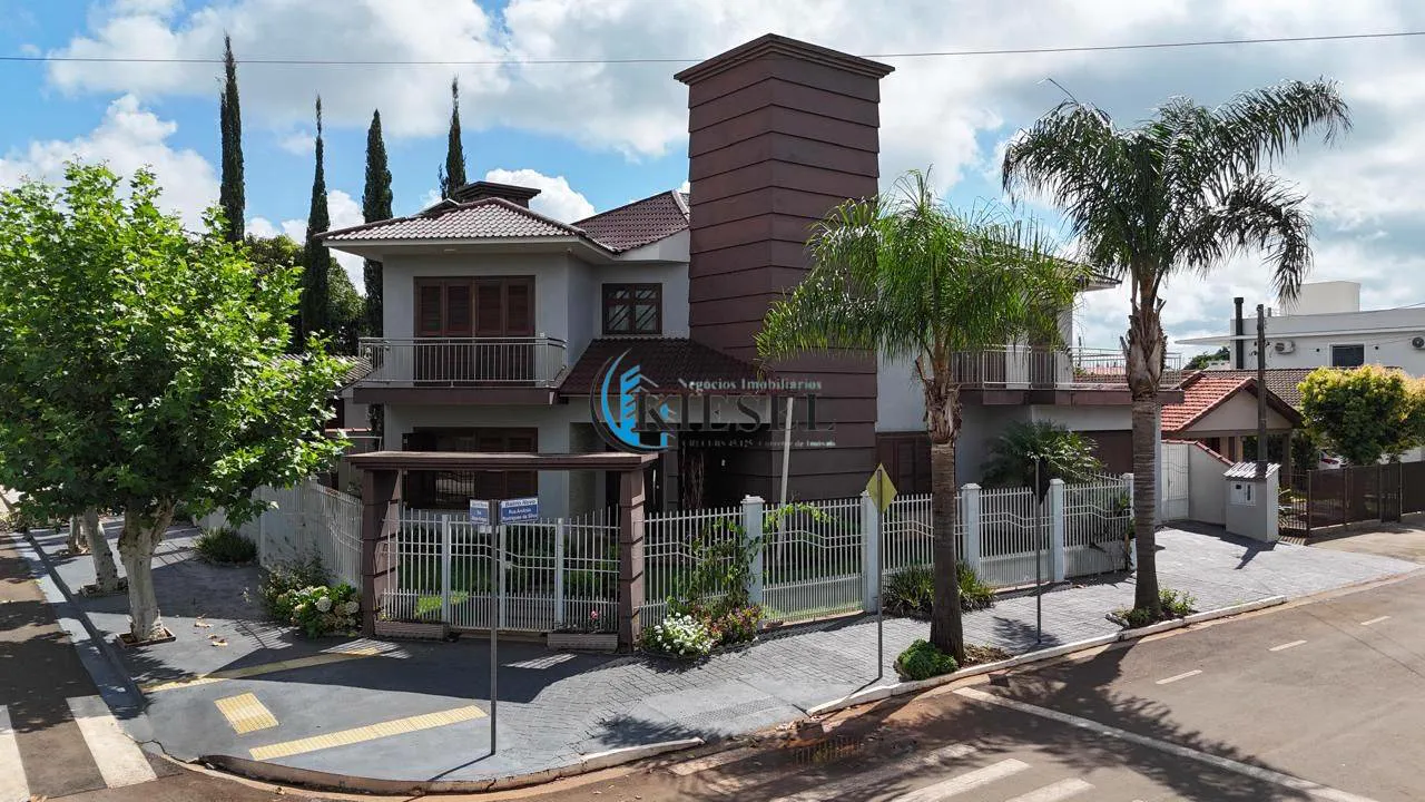 Casa com 2 quartos, 303 m², foto 2 de 11