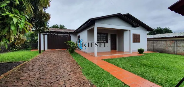 Casa com 3 quartos, 194 m² em Centro