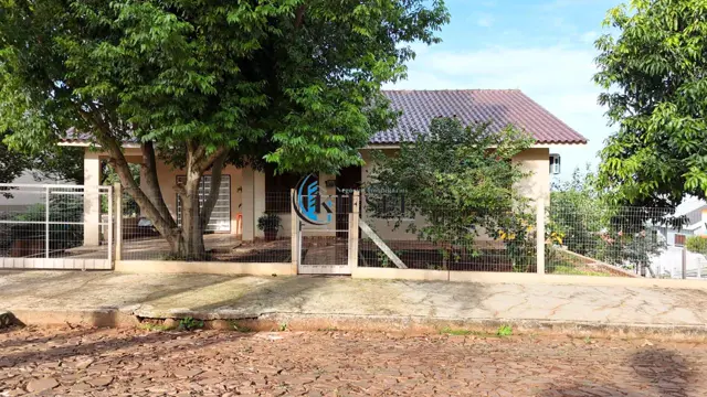Casa com 3 quartos, 140 m² em Centro
